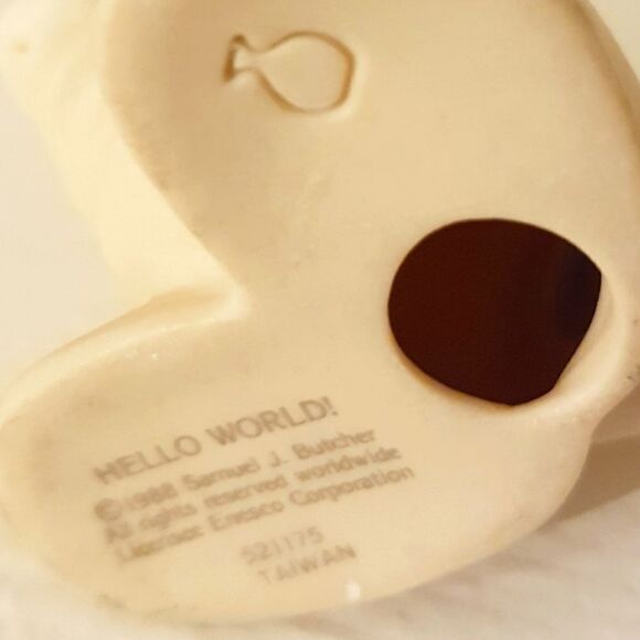 PRECIOUS MOMENTS "HELLO WORLD" ~Porcelaine Figurine *NEW 1988 ** RARE - Picture 5 of 5